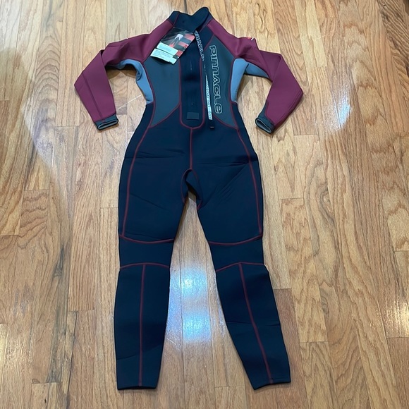 Pinnacle Swim Nwt Womans Pinnacle Aquatics Venture 3mm Wetsuit Size